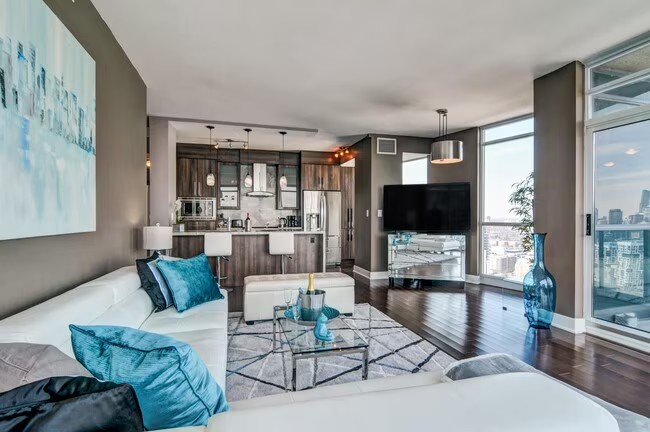 Luxury 2B2B Penthouse with Panoramic City & Water Views - photo 3