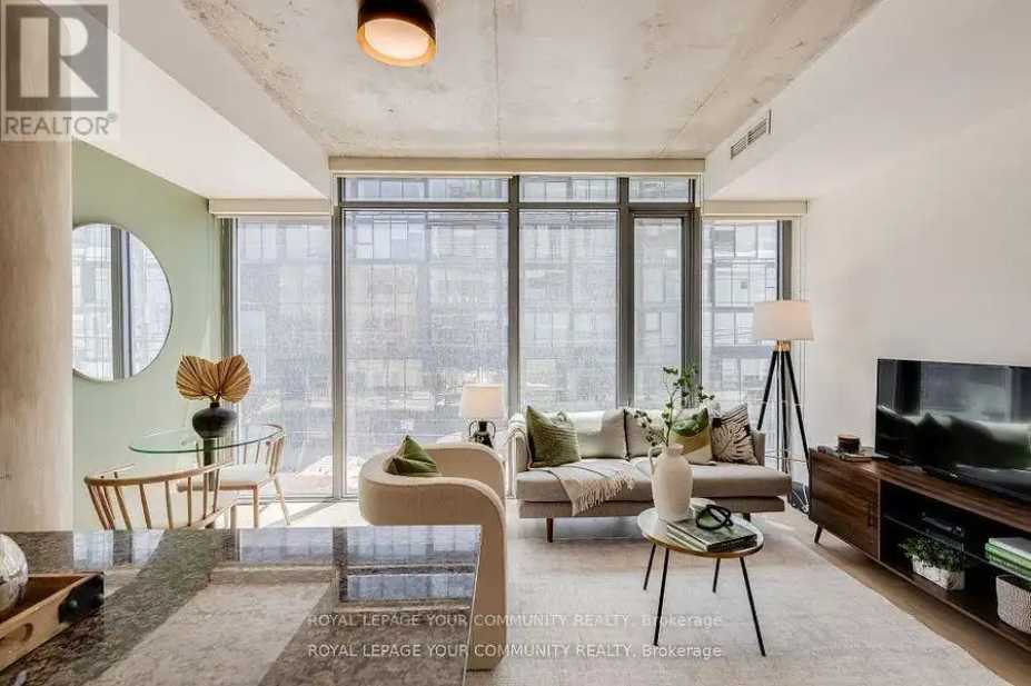 Stylish 1B1B Furnished Rental in King West Village - photo 5