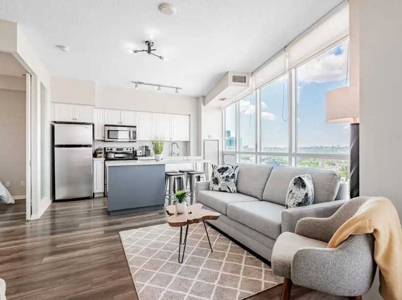 Premium 2B1B Corner Suite with City Views | Fully Furnished Toronto Condo