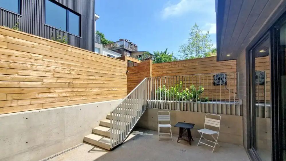 Exquisitely Furnished 2B3B Laneway House with Private Garden - photo 2