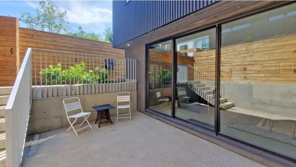 Exquisitely Furnished 2B3B Laneway House with Private Garden - photo 3