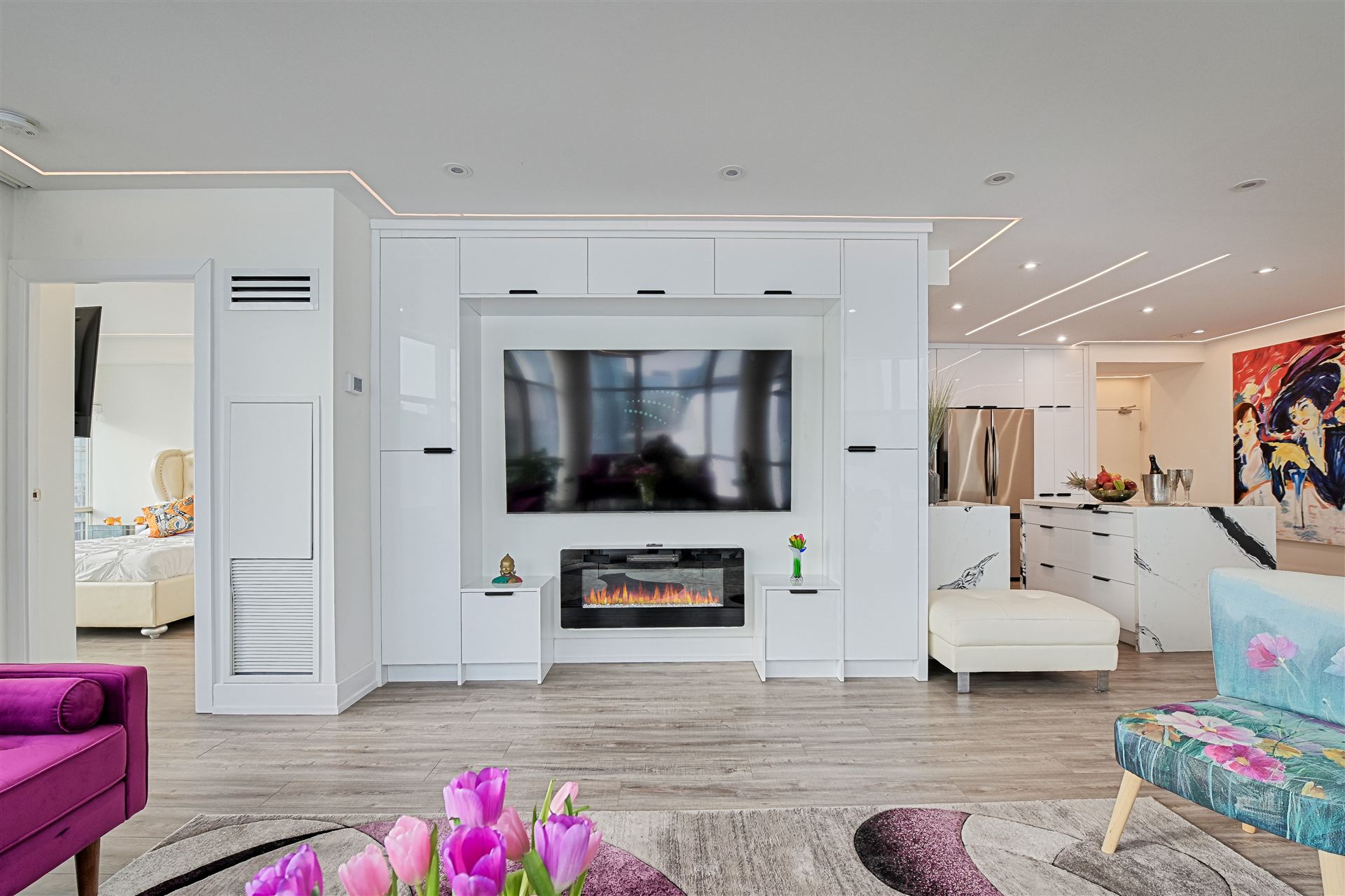 Elegant 3-Bed, 2-Bath Furnished Corner Suite at Harbour View Estates I (1,300 Sq. Ft.) - photo 2